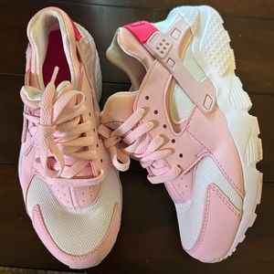 Pink Nike huraches